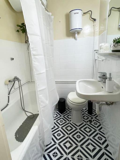 Cute And Quiet Apartment In The Center Of Athen Eksteriør bilde